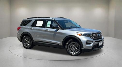 Iconic Silver Metallic 2023 Ford Explorer XLT