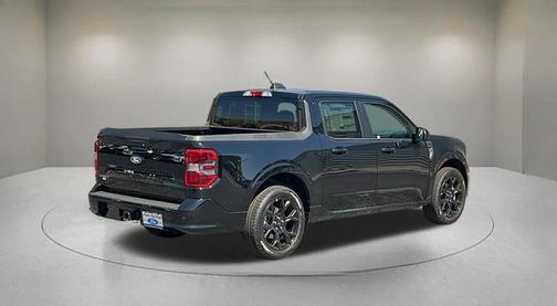 Shadow Black 2026 Ford Maverick Lobo Standard