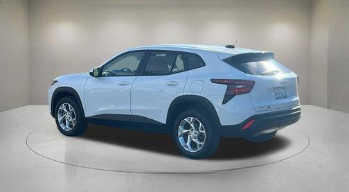 Summit White 2024 Chevrolet Trax LS
