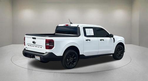 Oxford White 2024 Ford Maverick XLT