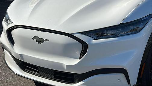 Star White Metallic Tri-Coat 2023 Ford Mustang Mach-E Premium