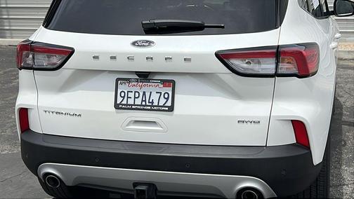 Star White Metallic Tri-Coat 2022 Ford Escape Titanium