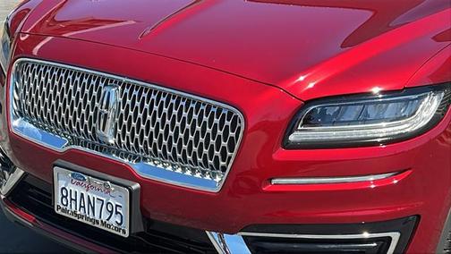 2019 Lincoln Nautilus Select