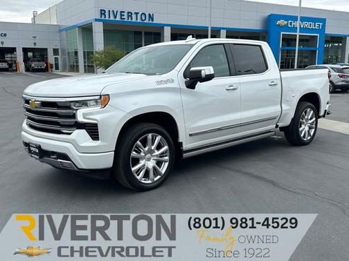 Iridescent Pearl Tricoat 2024 Chevrolet Silverado 1500 High Country