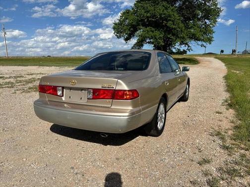 2001 Toyota Camry LE V6