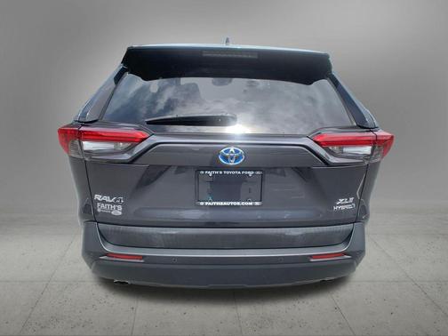 Magnetic Gray Metallic 2019 Toyota RAV4 Hybrid XLE