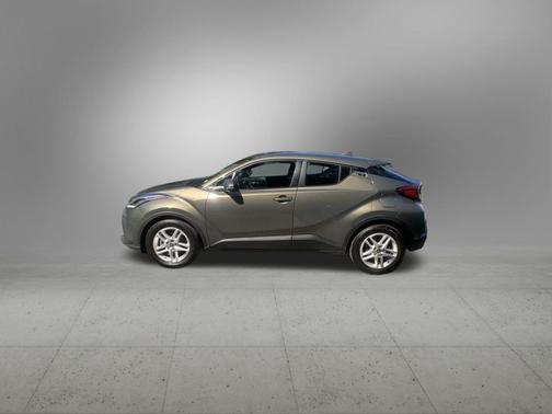 2021 Toyota C-HR LE
