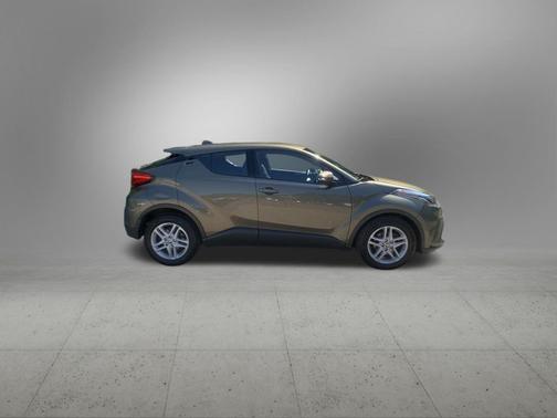 2021 Toyota C-HR LE