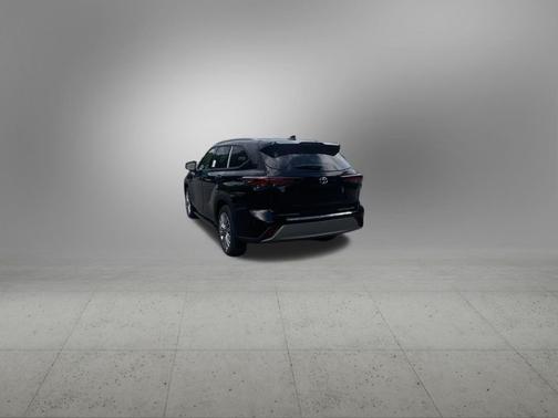 2025 Toyota Highlander Platinum
