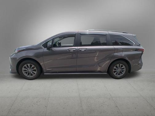 Predawn Gray Mica 2021 Toyota Sienna XLE 7 Passenger