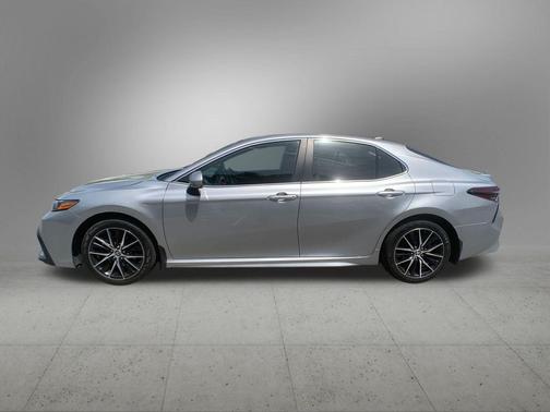 Celestial Silver Metallic 2023 Toyota Camry SE