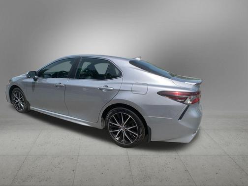 Celestial Silver Metallic 2023 Toyota Camry SE