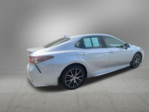 Celestial Silver Metallic 2023 Toyota Camry SE