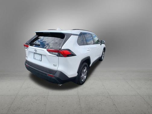 Ice Cap 2023 Toyota RAV4 XLE