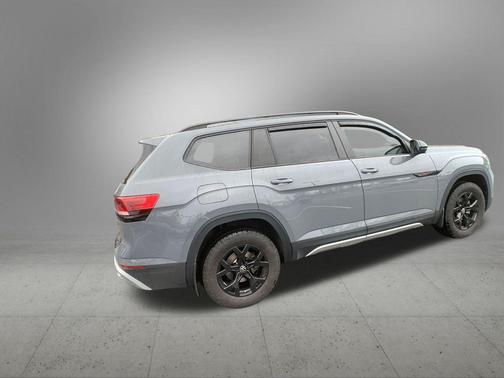 Pure Gray 2025 Volkswagen Atlas 2.0T Peak Edition