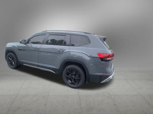 Pure Gray 2025 Volkswagen Atlas 2.0T Peak Edition