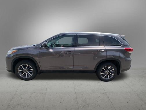 Predawn Gray Mica 2019 Toyota Highlander XLE