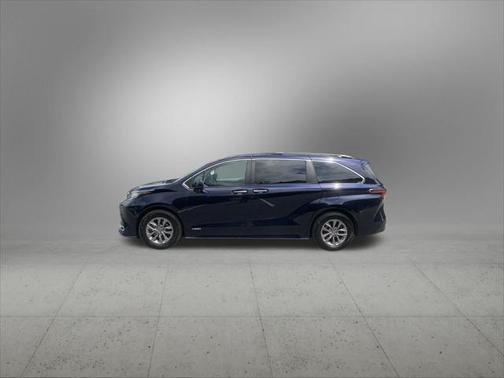 2021 Toyota Sienna XLE 7 Passenger