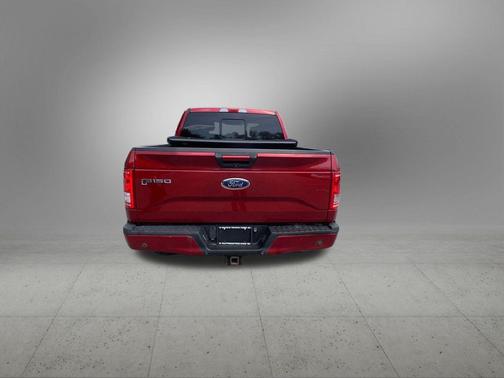 Ruby Red Metallic Tinted Clearcoat 2016 Ford F-150 XLT