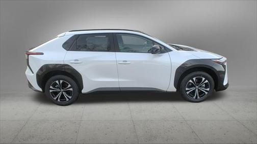 2025 Toyota bZ4X XLE