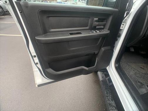 2022 RAM 2500 Tradesman Crew Cab 4x4 6'4' Box