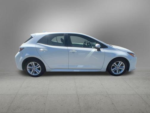 Blizzard Pearl 2019 Toyota Corolla SE