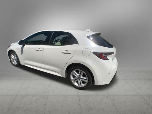Blizzard Pearl 2019 Toyota Corolla SE