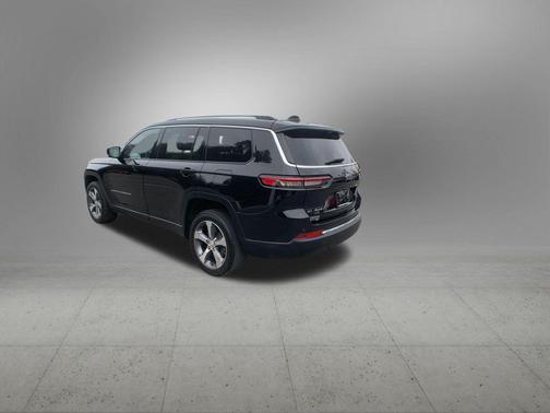 Diamond Black Crystal Pearlcoat 2023 Jeep Grand Cherokee L Limited