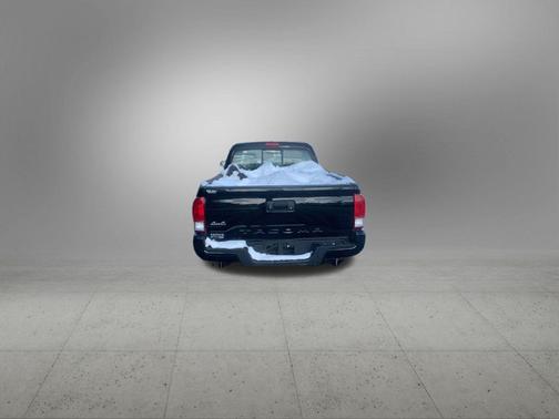 2017 Toyota Tacoma SR