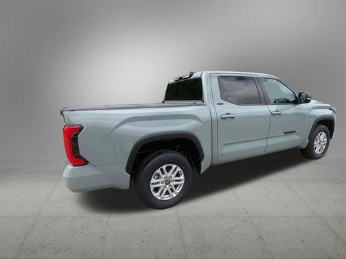 06x3 2026 Toyota Tundra SR5
