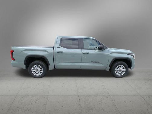 06x3 2026 Toyota Tundra SR5