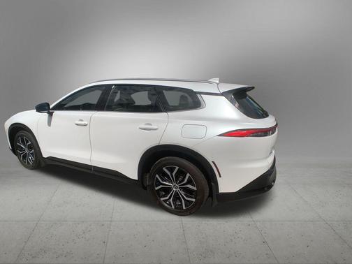 Oxygen White 2025 Toyota Crown Signia XLE