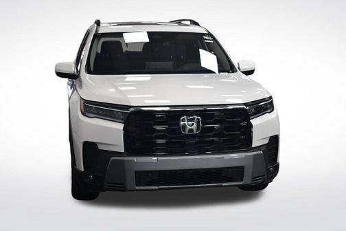 Platinum White Pearl 2026 Honda Pilot Touring 8-Passenger