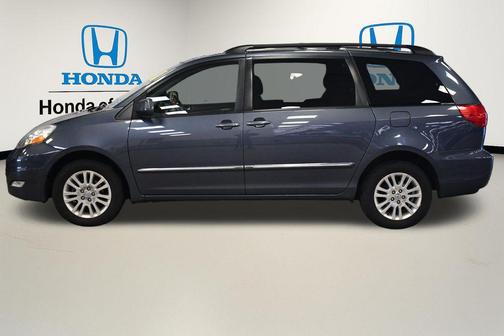 2010 Toyota Sienna XLE
