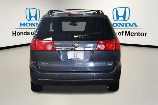 2010 Toyota Sienna XLE