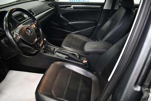 2016 Volkswagen Passat 1.8T SE