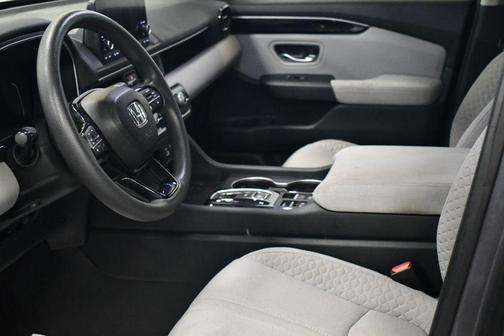 2023 Honda Pilot AWD LX