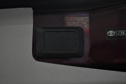 2012 Toyota Highlander SE