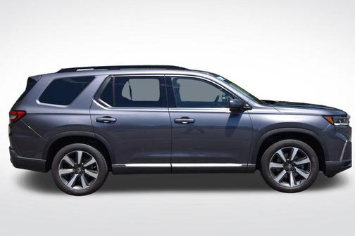 Gray Pearl 2024 Honda Pilot Touring 8-Passenger