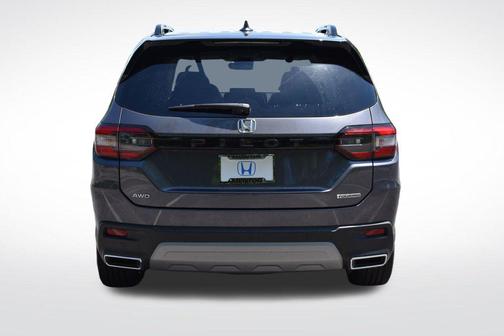 Gray Pearl 2024 Honda Pilot Touring 8-Passenger