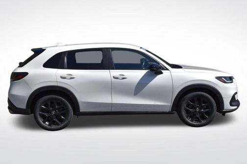 Platinum White Pearl 2024 Honda HR-V Sport