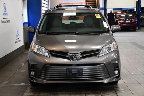 2018 Toyota Sienna XLE