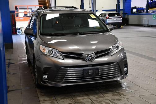 2018 Toyota Sienna XLE