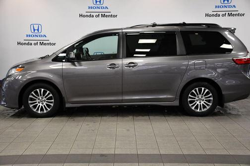 2018 Toyota Sienna XLE