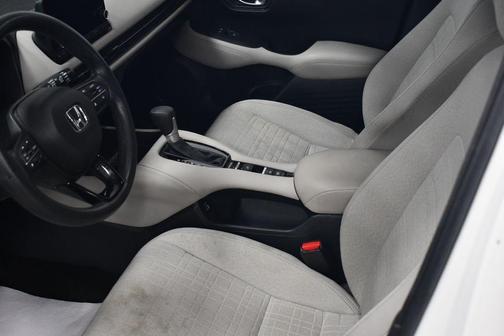 Platinum White 2023 Honda HR-V LX