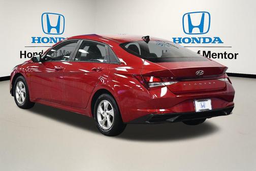 2021 Hyundai ELANTRA SE