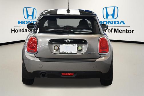 2017 MINI Hardtop Cooper