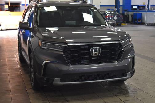 2025 Honda Pilot Touring 8-Passenger