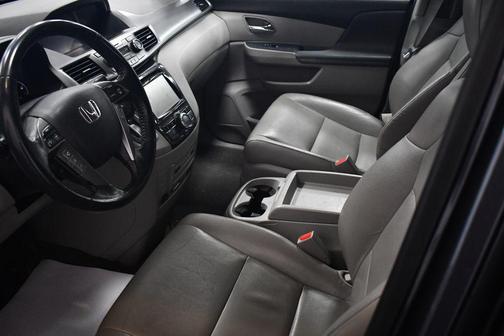 Alabaster Silver Metallic 2014 Honda Odyssey Touring