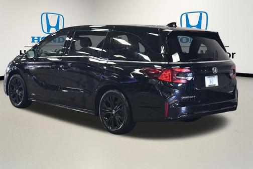 Crystal Black Pearl 2025 Honda Odyssey Sport-L